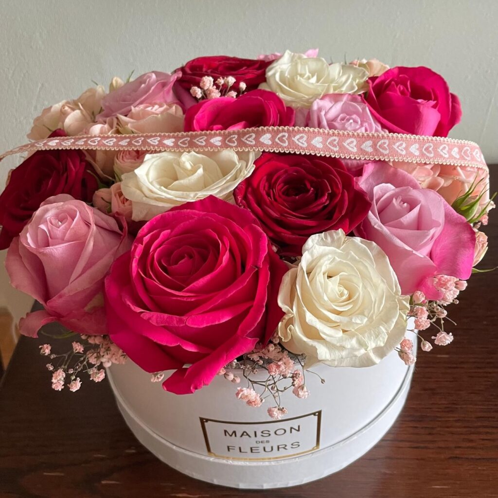 Rosenbox mit rosa, pinken und weißen Rosen – Geschenkidee – Vöcklabruck